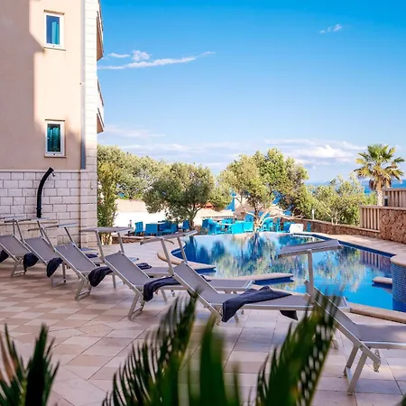 Sol Apartmanhotel Bol